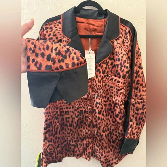 We Are Hah HAHT ECO PJ Set Lanka Leopard Satin Pajamas Unisex NWT $248 - XL - Picture 7 of 10
